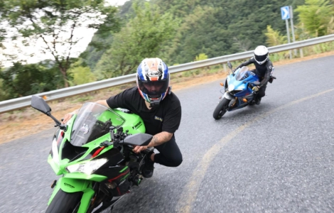 อุปกรณ์เสริมบลูทูธน้ำหนักเบาสำหรับหมวกกันน็อคกำลังพลิกโฉมวงการค้าปลีกรถจักรยานยนต์ในสหราชอาณาจักรอย่างไร: เจาะลึกโอกาสจาก OHMIEX D9