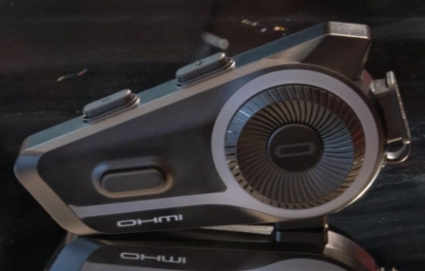 ยกระดับประสบการณ์การขับขี่ด้วยหูฟังบลูทูธสำหรับหมวกกันน็อคขั้นสูง: เหตุใด OHMIEX D9 จึงสร้างมาตรฐานใหม่สำหรับการสื่อสารในกลุ่ม