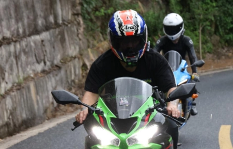 ระบบสื่อสารอัจฉริยะสำหรับการขับขี่ OHMIEX D9: นิยามใหม่ของระบบสื่อสารอัจฉริยะสำหรับการขับขี่ในตลาด B2B